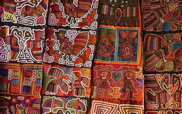 Who created the molas